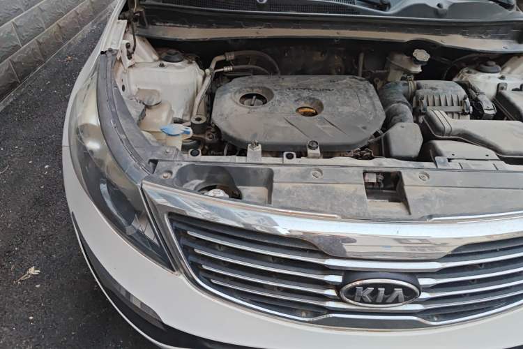 Used Kia Sportage R 2012 2.0L Automatic Two-Wheel Drive GLS Engine Bay Right