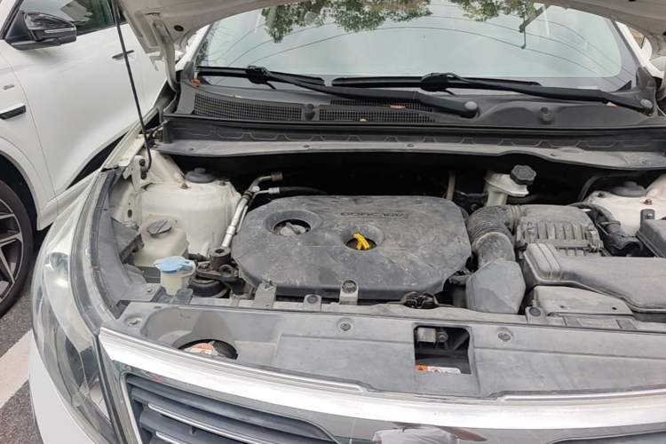 Used Kia Sportage R 2012 2.0L Manual Two-Wheel Drive GLS Engine Bay Right