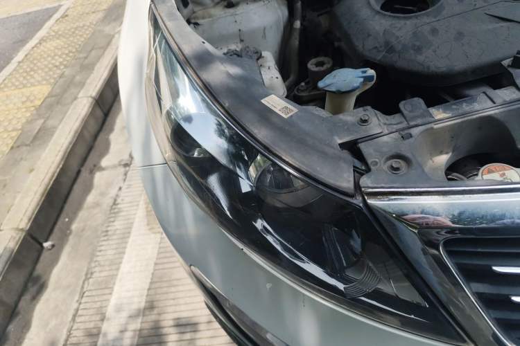Used Kia Sportage R 2012 2.0L Automatic Two-Wheel Drive GLS Engine Bay Right