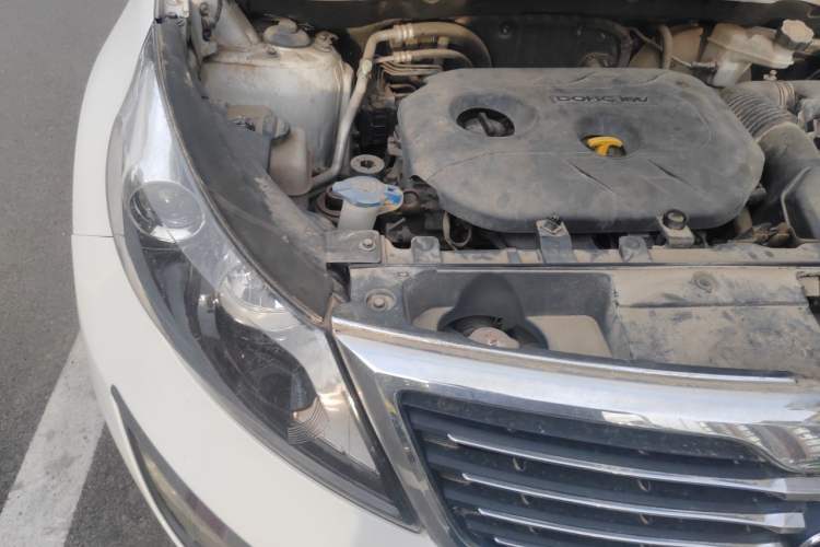 Used Kia Sportage R 2012 2.0L Automatic Two-Wheel Drive NAVI Engine Bay Right