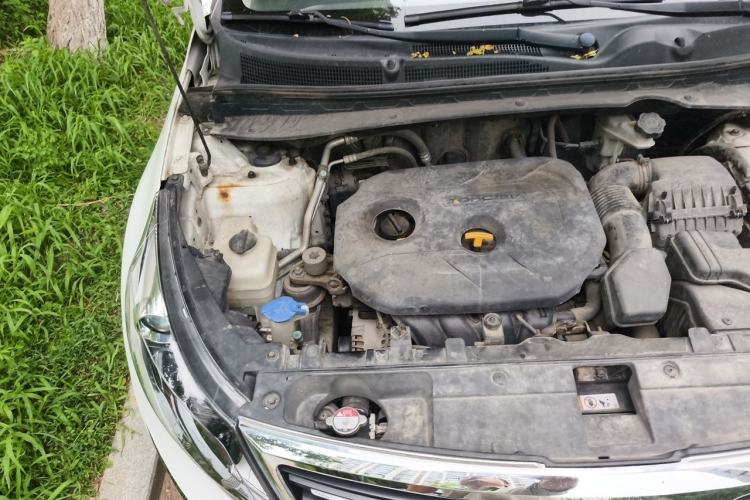 Used Kia Sportage R 2012 2.0L Automatic Two-Wheel Drive GLS Engine Bay Right