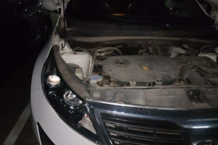 Used Kia Sportage R 2012 2.0L Automatic Two-Wheel Drive GL Trim Engine Bay Right
