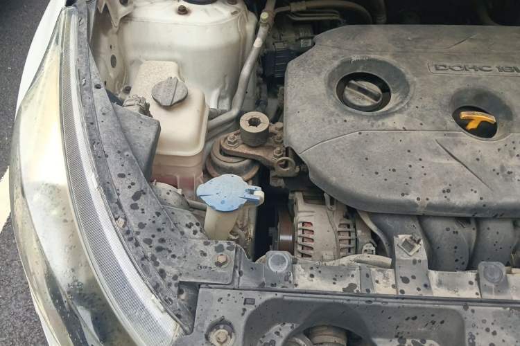 Used Kia Sportage R 2012 2.0L Automatic Two-Wheel Drive GL Trim Engine Bay Right