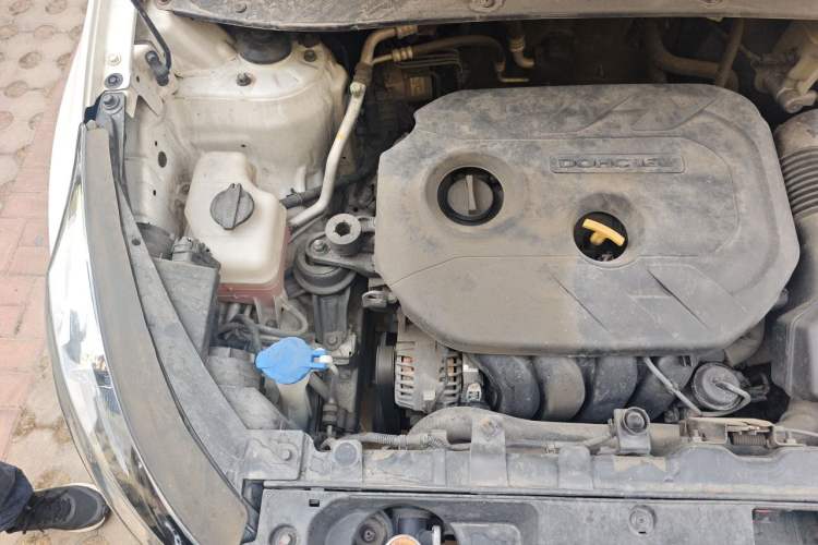 Used Kia Sportage R 2012 2.0L Automatic Two-Wheel Drive NAVI Engine Bay Right