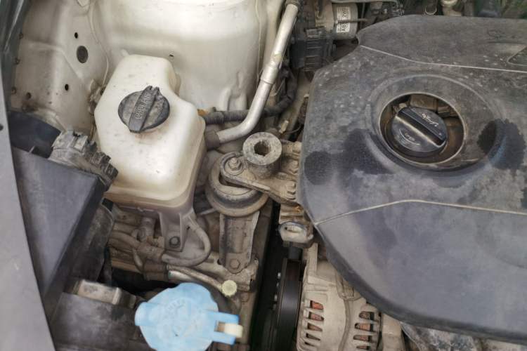Used Kia Sportage R 2012 2.0L Automatic Two-Wheel Drive GL Trim Engine Bay Right