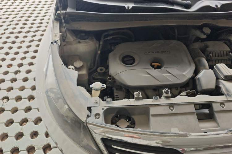 Used Kia Sportage R 2012 2.0L Manual Two-Wheel Drive GLS Engine Bay Right