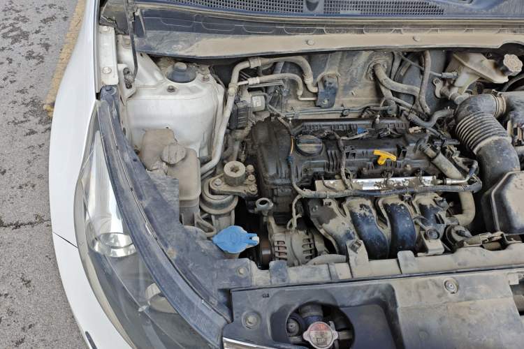 Used Kia Sportage R 2012 2.0L Automatic Two-Wheel Drive NAVI Engine Bay Right