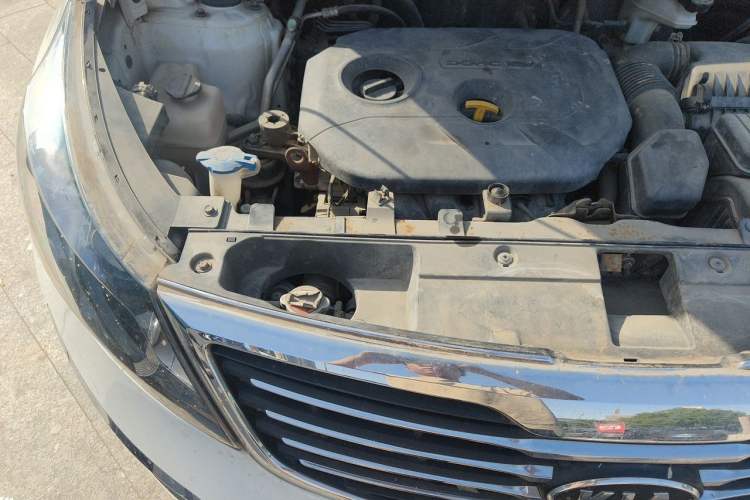 Used Kia Sportage R 2012 2.0L Automatic Two-Wheel Drive NAVI Engine Bay Right