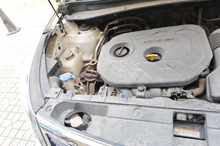 Used Kia Sportage R 2012 2.0L Automatic Two-Wheel Drive NAVI Engine Bay Right