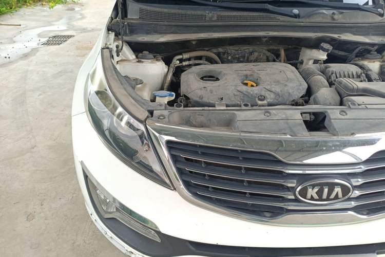 Used Kia Sportage R 2012 2.0L Automatic Two-Wheel Drive GLS Engine Bay Right