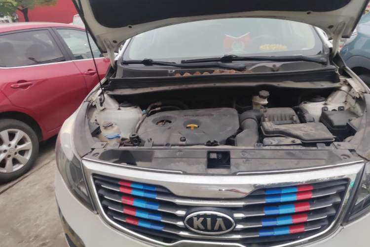 Used Kia Sportage R 2012 2.0L Automatic Two-Wheel Drive NAVI Engine Bay Right