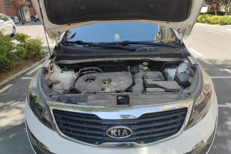 Used Kia Sportage R 2012 2.0L Automatic Two-Wheel Drive GL Trim Engine Bay