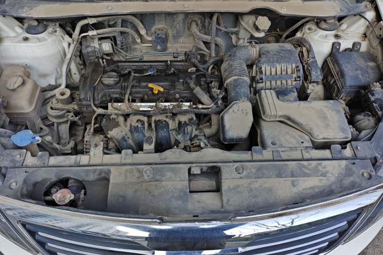 Used Kia Sportage R 2012 2.0L Automatic Two-Wheel Drive NAVI Engine Bay