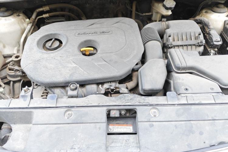 Used Kia Sportage R 2012 2.0L Automatic Two-Wheel Drive NAVI Engine Bay