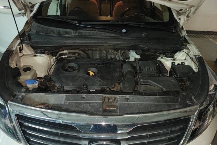 Used Kia Sportage R 2012 2.0L Automatic Two-Wheel Drive GLS Engine Bay