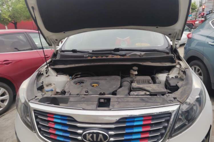 Used Kia Sportage R 2012 2.0L Automatic Two-Wheel Drive NAVI Engine Bay