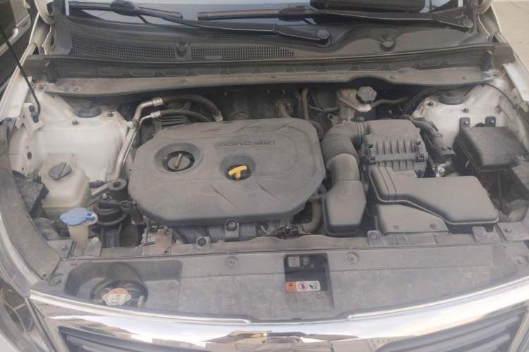 Used Kia Sportage R 2012 2.0L Manual Two-Wheel Drive GL Trim Engine Bay