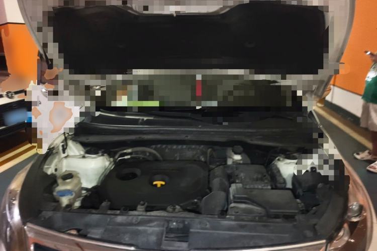 Used Kia Sportage R 2012 2.0L Automatic Two-Wheel Drive GLS Engine Bay