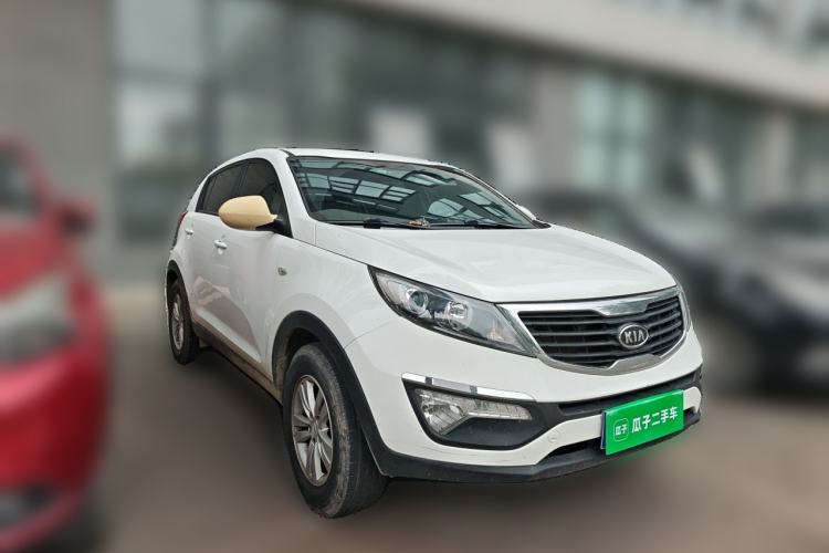 Used Kia Sportage R 2012 2.0L Manual Two-Wheel Drive GL Trim Front Right 45 Deg
