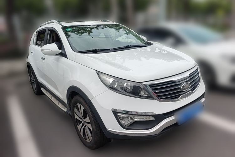 Used Kia Sportage R 2012 2.0L Manual Two-Wheel Drive GLS Front Right 45 Deg
