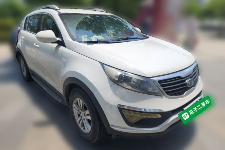 Used Kia Sportage R 2012 2.0L Manual Two-Wheel Drive GL Trim Front Right 45 Deg