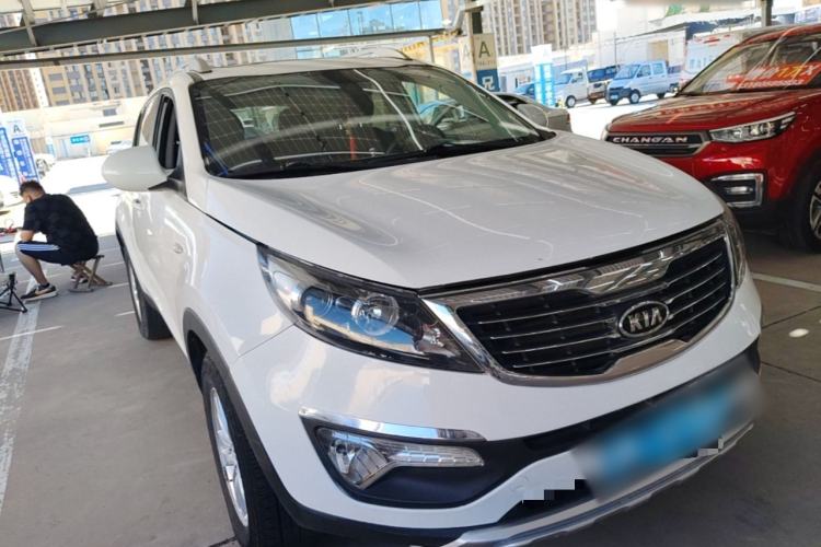Used Kia Sportage R 2012 2.0L Automatic Two-Wheel Drive GL Trim Front Right 45 Deg