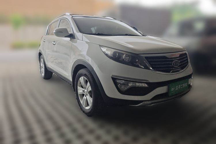 Used Kia Sportage R 2012 2.0L Manual Two-Wheel Drive GLS Front Right 45 Deg