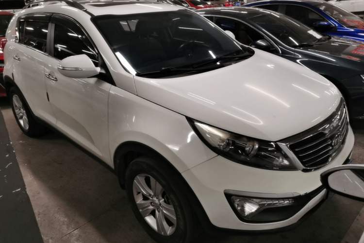 Used Kia Sportage R 2012 2.0L Automatic Two-Wheel Drive GLS Front Right 45 Deg