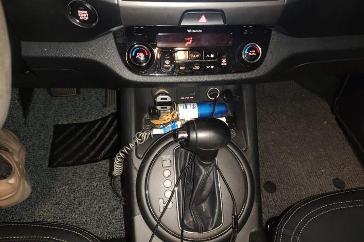 Used Kia Sportage R 2012 2.0L Automatic Two-Wheel Drive NAVI Gear Lever