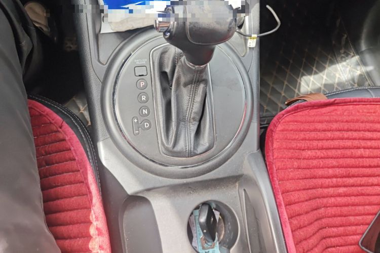 Used Kia Sportage R 2012 2.0L Automatic Two-Wheel Drive GLS Gear Lever