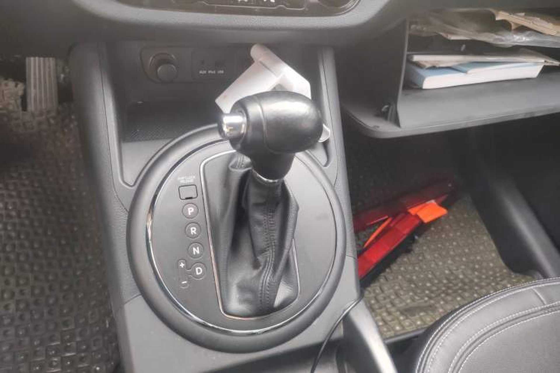 Used Kia Sportage R 2012 2.0L Automatic Two-Wheel Drive NAVI Gear Lever
