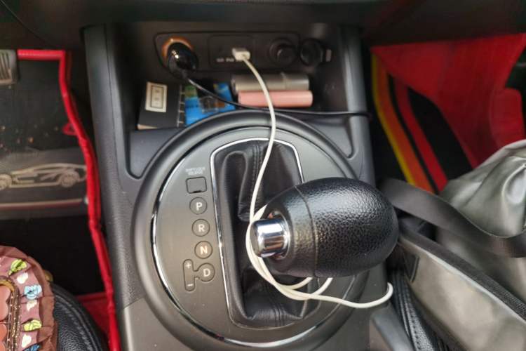 Used Kia Sportage R 2012 2.0L Automatic Two-Wheel Drive GL Trim Gear Lever
