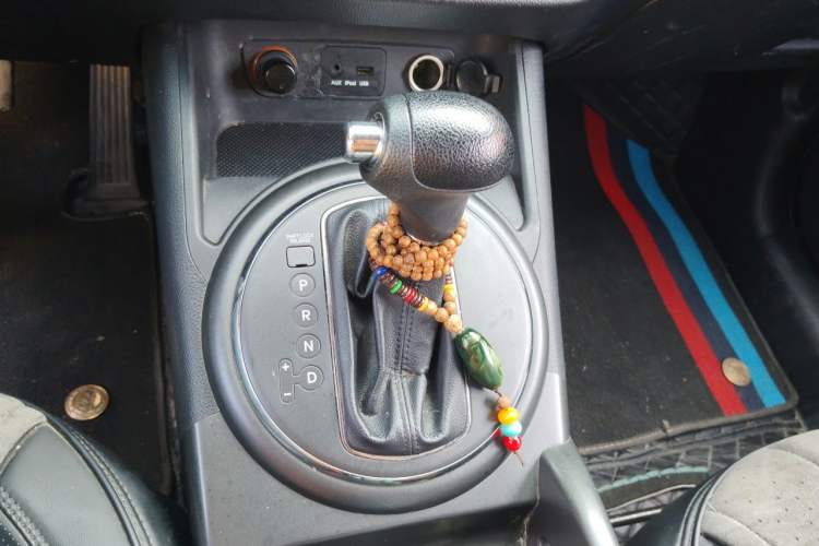 Used Kia Sportage R 2012 2.0L Automatic Two-Wheel Drive GL Trim Gear Lever