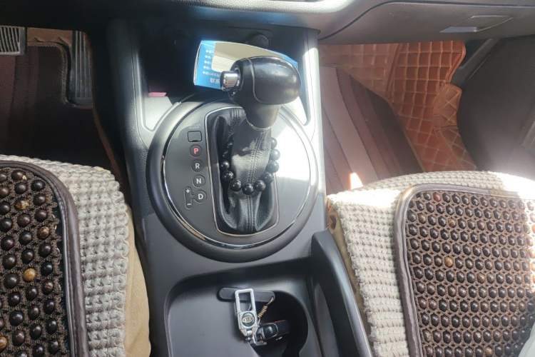 Used Kia Sportage R 2012 2.0L Automatic Two-Wheel Drive GLS Gear Lever