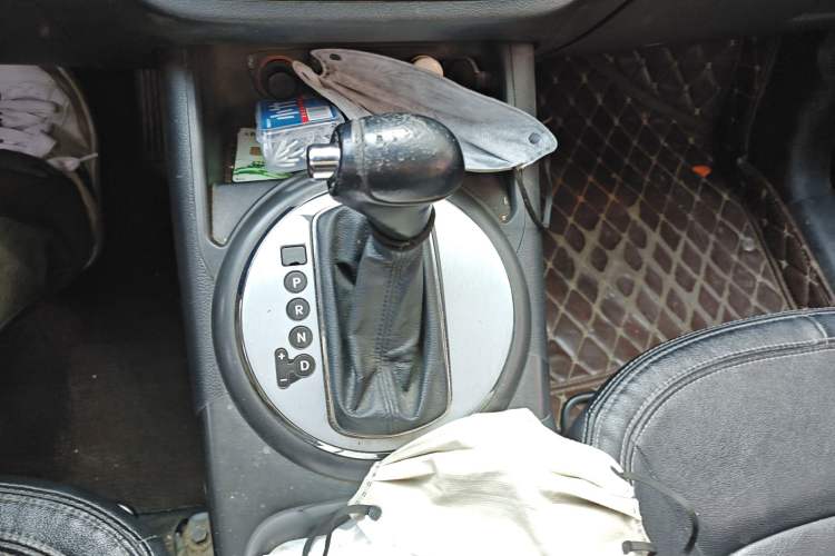 Used Kia Sportage R 2012 2.0L Automatic Two-Wheel Drive NAVI Gear Lever