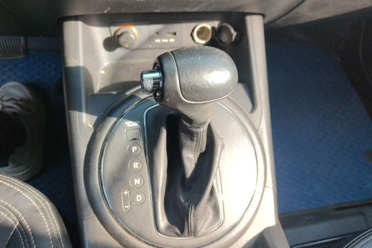 Used Kia Sportage R 2012 2.0L Automatic Two-Wheel Drive NAVI Gear Lever