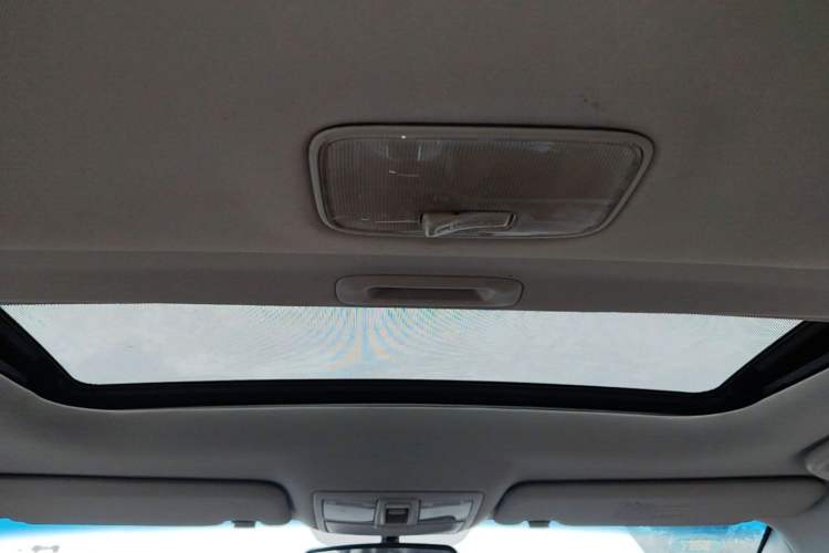 Used Kia Sportage R 2012 2.0L Automatic Two-Wheel Drive GLS Headliner