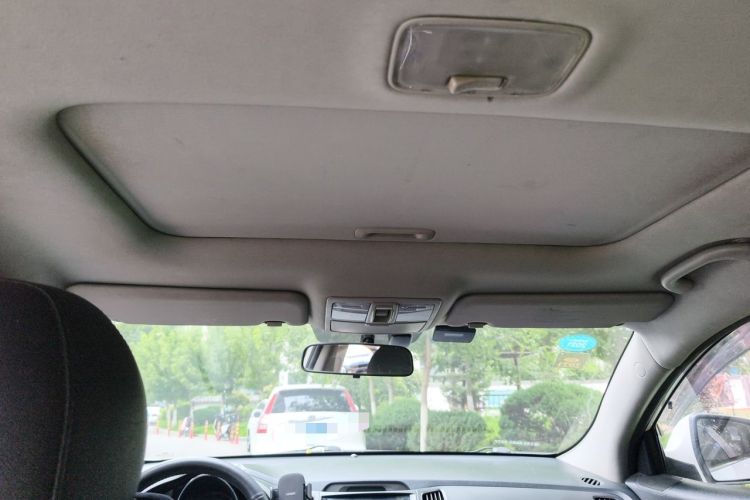 Used Kia Sportage R 2012 2.0L Automatic Two-Wheel Drive GLS Headliner