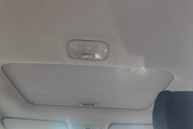 Used Kia Sportage R 2012 2.0L Automatic Two-Wheel Drive GLS Headliner
