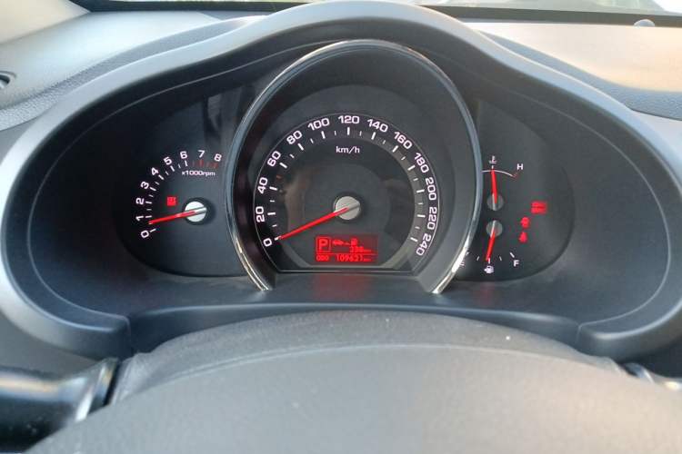 Used Kia Sportage R 2012 2.0L Automatic Two-Wheel Drive GLS Instrument Cluster
