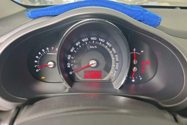 Used Kia Sportage R 2012 2.0L Manual Two-Wheel Drive GLS Instrument Cluster