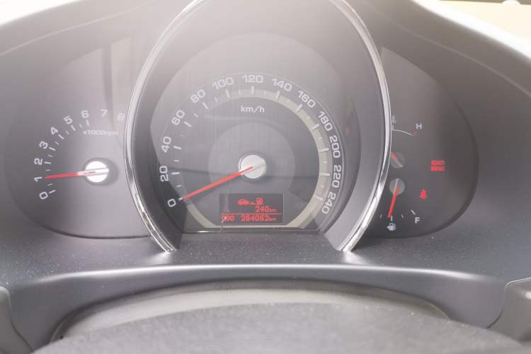 Used Kia Sportage R 2012 2.0L Manual Two-Wheel Drive GLS Instrument Cluster