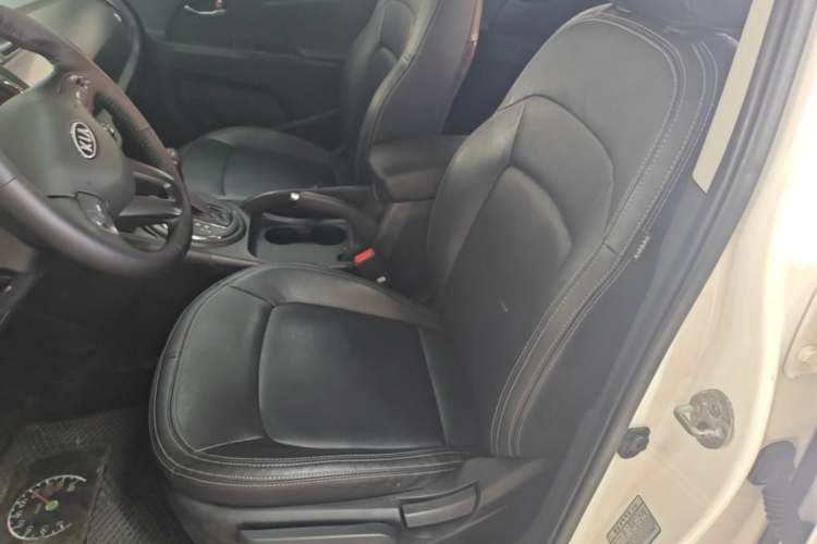 Used Kia Sportage R 2012 2.0L Automatic Two-Wheel Drive GLS Left Front Seat