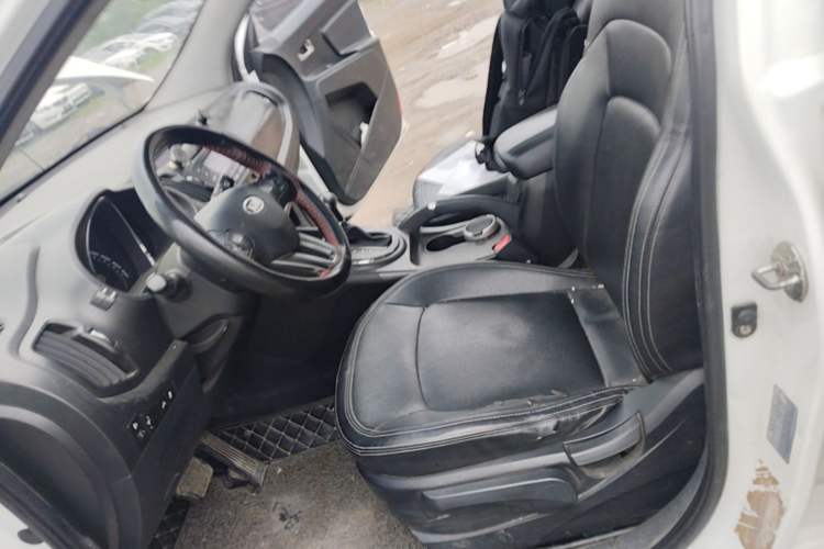 Used Kia Sportage R 2012 2.0L Automatic Two-Wheel Drive GLS Left Front Seat