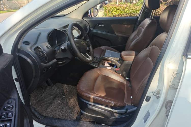 Used Kia Sportage R 2012 2.0L Automatic Two-Wheel Drive GLS Left Front Seat