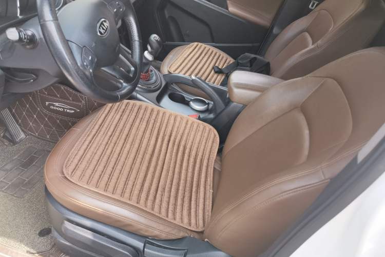 Used Kia Sportage R 2012 2.0L Manual Two-Wheel Drive GLS Left Front Seat