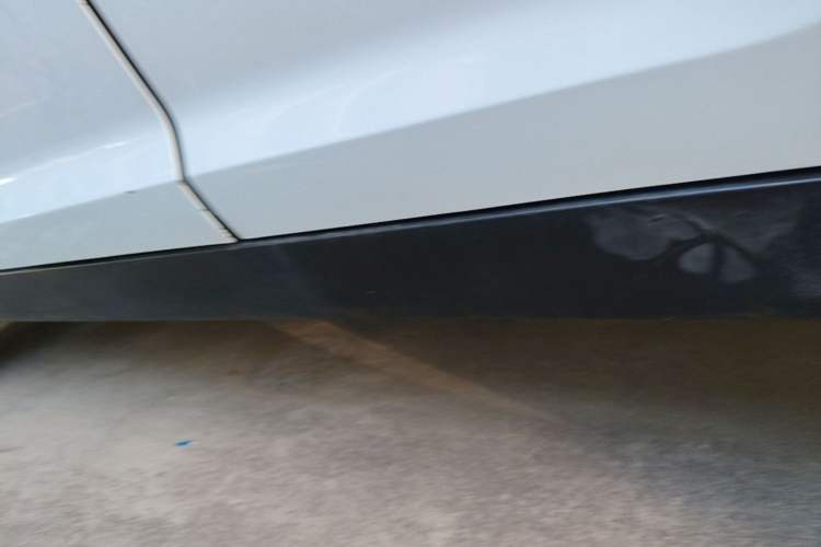 Used Kia Sportage R 2012 2.0L Automatic Two-Wheel Drive GL Trim Left Side Sill