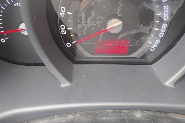 Used Kia Sportage R 2012 2.0L Manual Two-Wheel Drive GL Trim Odometer Close Up