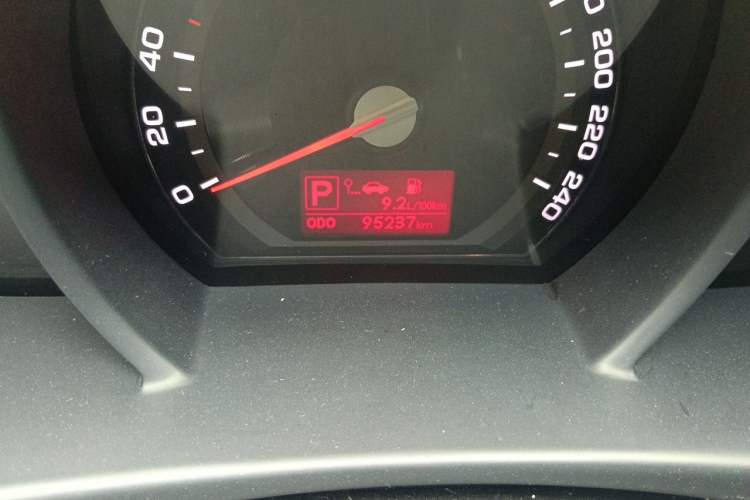 Used Kia Sportage R 2012 2.0L Automatic Two-Wheel Drive GL Trim Odometer Close Up
