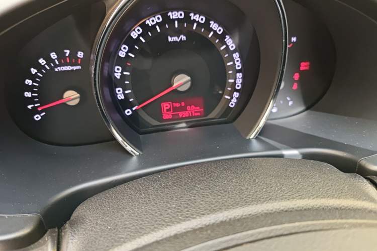 Used Kia Sportage R 2012 2.0L Automatic Two-Wheel Drive GL Trim Odometer Close Up